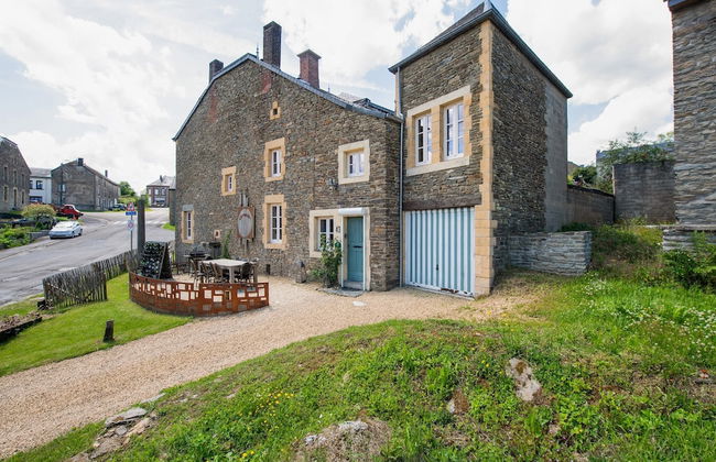 Welcoming Holiday Home in Vresse-sur-semois With Terrace - Foto 1