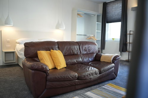 Photo 13 - Gorgeous, Comfortable Apartment on the High Street