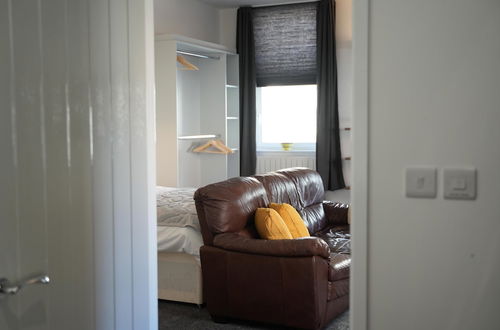 Photo 12 - Gorgeous, Comfortable Apartment on the High Street