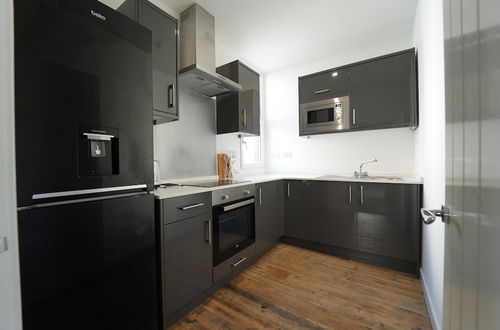 Photo 8 - Gorgeous, Comfortable Apartment on the High Street