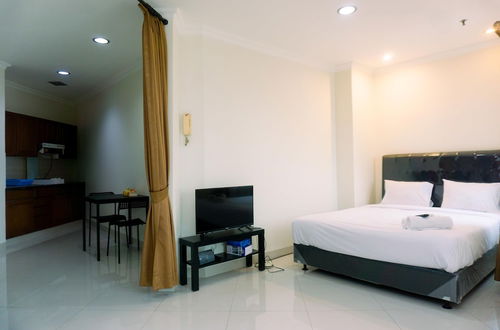 Photo 1 - Luxury Studio At Semanggi Apartment