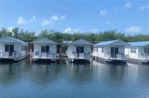 Photo 18 - Aqua Lodges at Hurricane Hole Marina