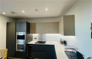 Foto 1 - Inviting 2-bed Apartment in London