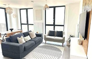 Foto 1 - Beautiful 2 Bed Penthouse With Balcony Views Ldn