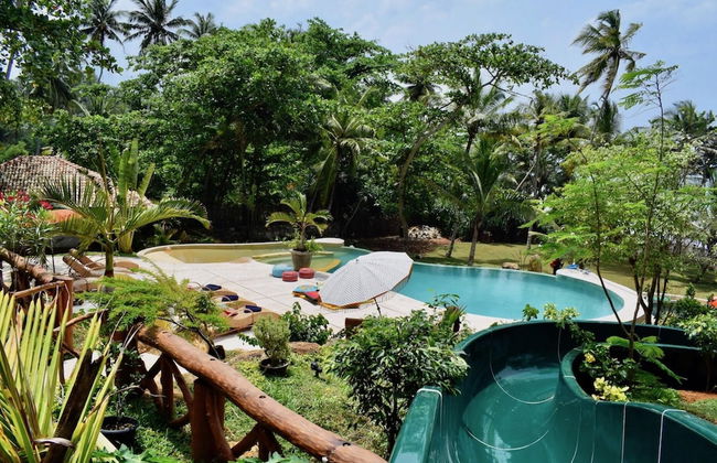 A Sophisticated Spacious Beach Villa With 20 Meter Water Slide - Foto 33