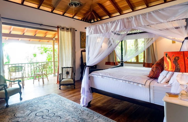 A Sophisticated Spacious Beach Villa With 20 Meter Water Slide - Foto 19