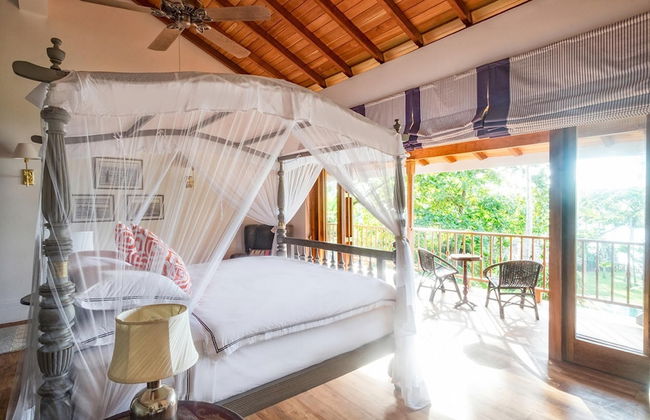 A Sophisticated Spacious Beach Villa With 20 Meter Water Slide - Foto 21