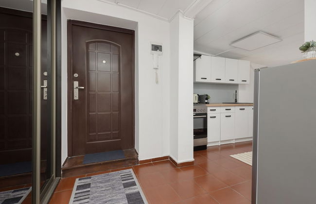 Warsaw Mickiewicza Apartment by Renters - Photo 17