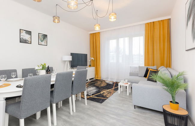 Warsaw Mickiewicza Apartment by Renters - Photo 23