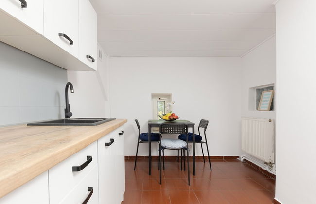 Warsaw Mickiewicza Apartment by Renters - Photo 18