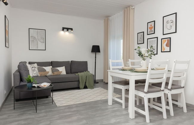 Warsaw Mickiewicza Apartment by Renters - Photo 29
