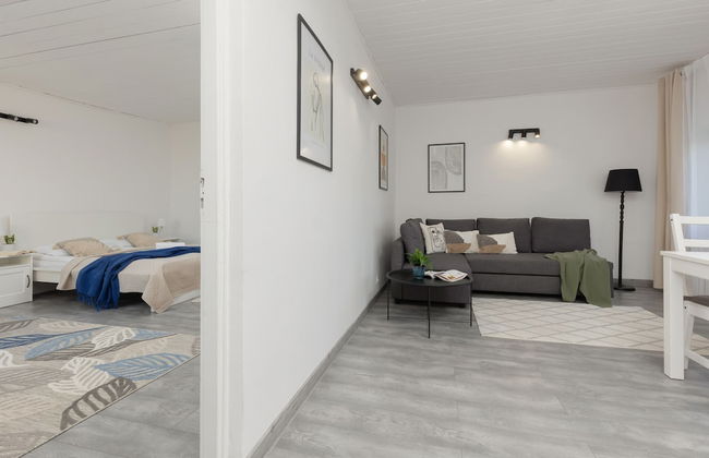 Warsaw Mickiewicza Apartment by Renters - Photo 27