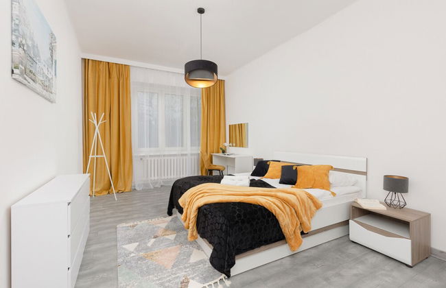 Warsaw Mickiewicza Apartment by Renters - Photo 6