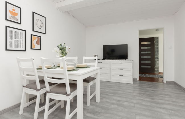 Warsaw Mickiewicza Apartment by Renters - Photo 26