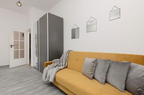 Photo 2 - Warsaw Mickiewicza Apartment by Renters