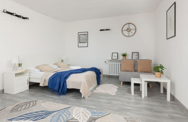 Warsaw Mickiewicza Apartment by Renters - Photo 10