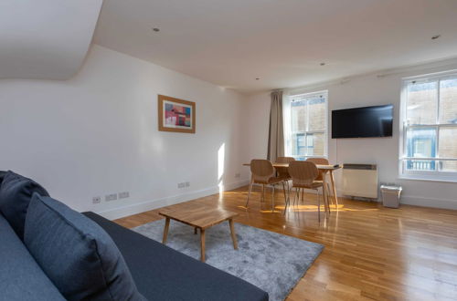 Photo 19 - Spaciously Renovated 2BD Flat - Camden