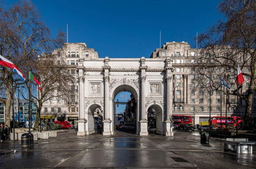 Photo 25 - Modern Marble Arch 3bed Family Home