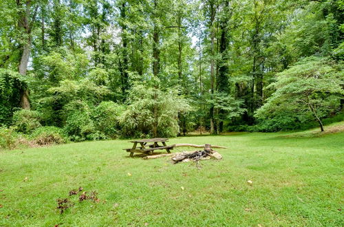 Photo 10 - Sunset Rental Cottage Near Table Rock State Park