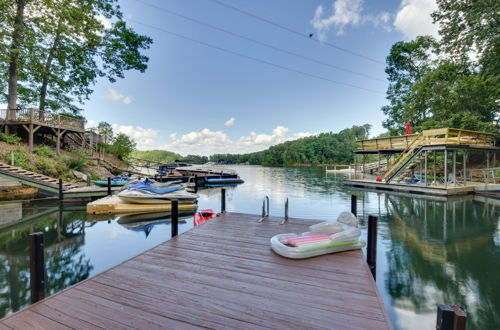 Foto 14 - Lakefront Six Mile Vacation Rental w/ Dock