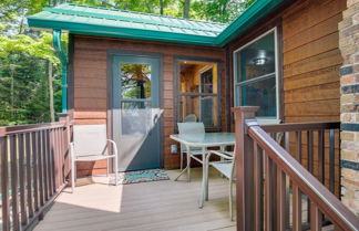 Photo 2 - Lakefront Pearson Cottage w/ Swim Dock + Kayaks