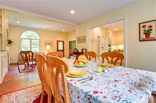 Foto 7 - Charming Flushing Vacation Rental on 5 Acres