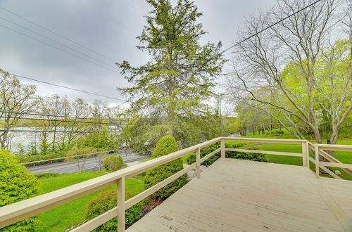 Foto 16 - Charming Canandaigua Lake House w/ Deck & Views