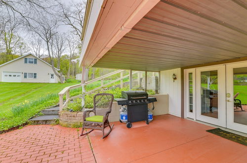 Foto 11 - Charming Canandaigua Lake House w/ Deck & Views