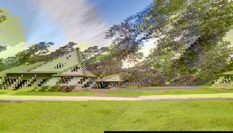 Foto 1 - Airy Dayton Vacation Home w/ Deck + Private Yard