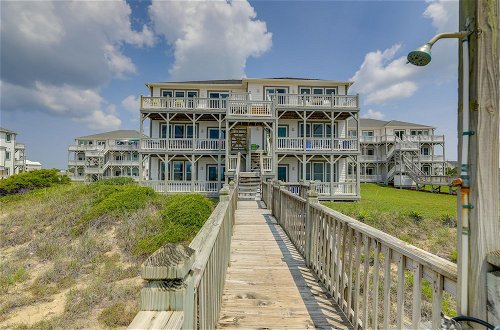 Foto 7 - Ocean Front Emerald Isle Vacation Rental Property