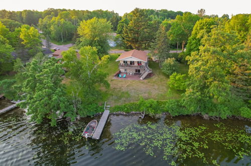 Foto 24 - Lakefront Birchwood House w/ Deck + Fire Pit