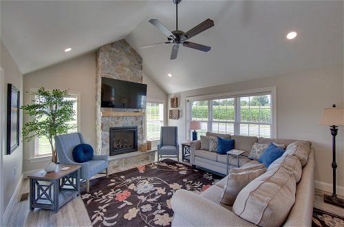Photo 1 - Gorgeous Ronks Retreat: Patio, Grill & Fireplace