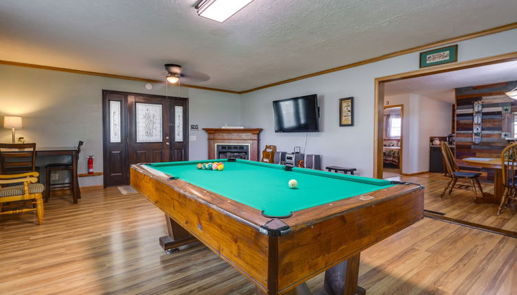 Photo 1 - Charming Kaw Lake Country Home w/ Game Room