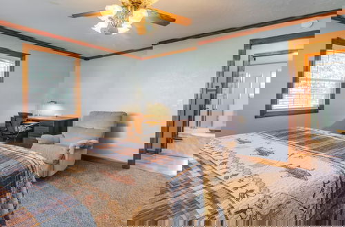 Foto 24 - Charming Kaw Lake Country Home w/ Game Room