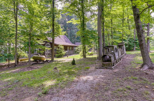 Foto 22 - Cozy Bainbridge Retreat w/ Fireplace + Deck