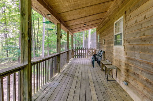 Photo 20 - Cozy Bainbridge Retreat w/ Fireplace + Deck