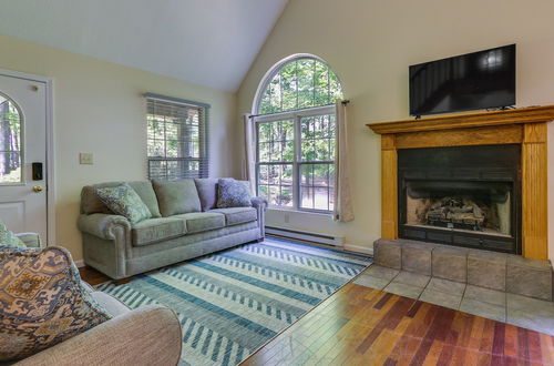 Photo 14 - Cozy Bainbridge Retreat w/ Fireplace + Deck