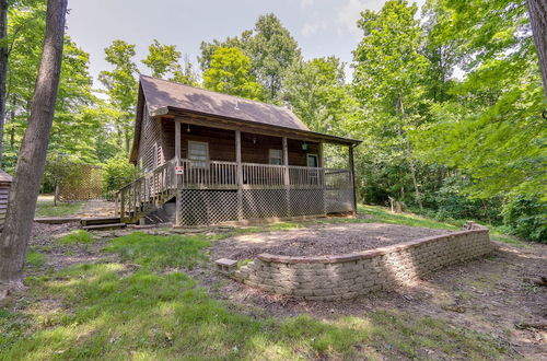 Photo 12 - Cozy Bainbridge Retreat w/ Fireplace + Deck