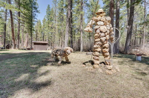 Foto 17 - Remote Escape: Klamath Falls Cabin By Lake & Hikes