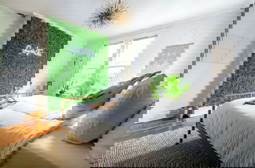 Photo 11 - Jungle Fever