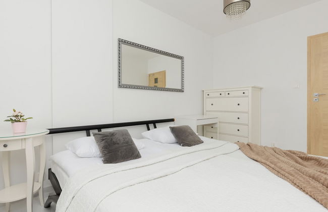 Spacious Targowek Apartment by Renters - Foto 6