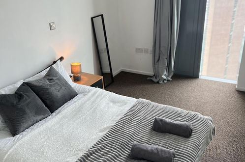 Photo 3 - Captivating 1-bed Apartment in Birmingham Centre