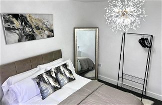Foto 3 - Luxury 2-bed Apartment Lindley Huddersfield