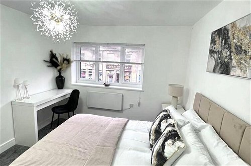 Foto 4 - Luxury 2-bed Apartment Lindley Huddersfield