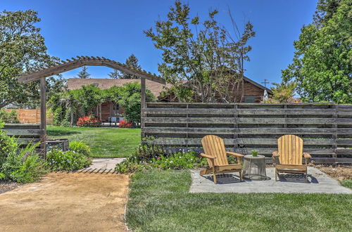 Foto 19 - Stunning Wine Country Gem With Hot Tub + Patio