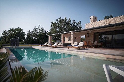 Foto 6 - Corfu Ultimate Villa - Private Pool Hot Tub