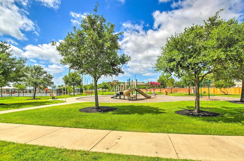 Photo 19 - Eclectic Katy Home w/ Yard & Community Pool