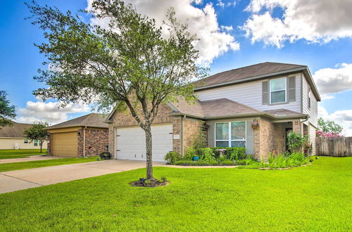 Foto 14 - Eclectic Katy Home w/ Yard & Community Pool