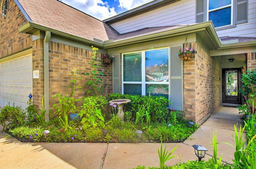 Photo 6 - Eclectic Katy Home w/ Yard & Community Pool