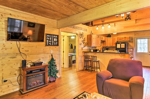 Foto 4 - 'just Fur Relaxin' Sevierville Cabin w/ Hot Tub